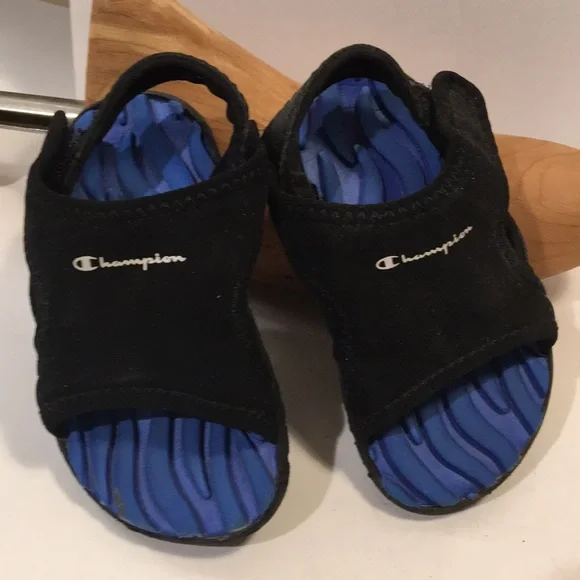 ♥️Champion baby water sandals size us 3 w - Picture 2 of 7